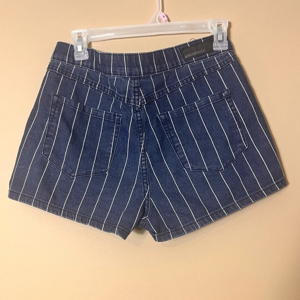 Vintage UNIONBAY HIGH‎ RISE Blue Pinstripe Shorts Size 9 Retro Y2K Preppy 90’s